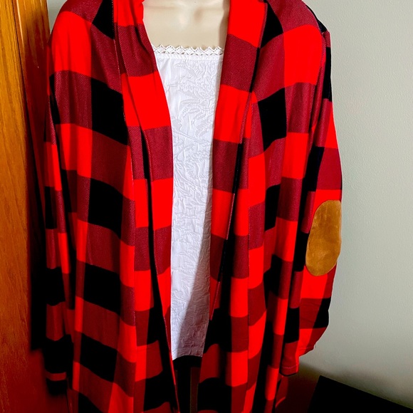 2X Women’s Buffalo Plaid Cardigan - Picture 1 of 2